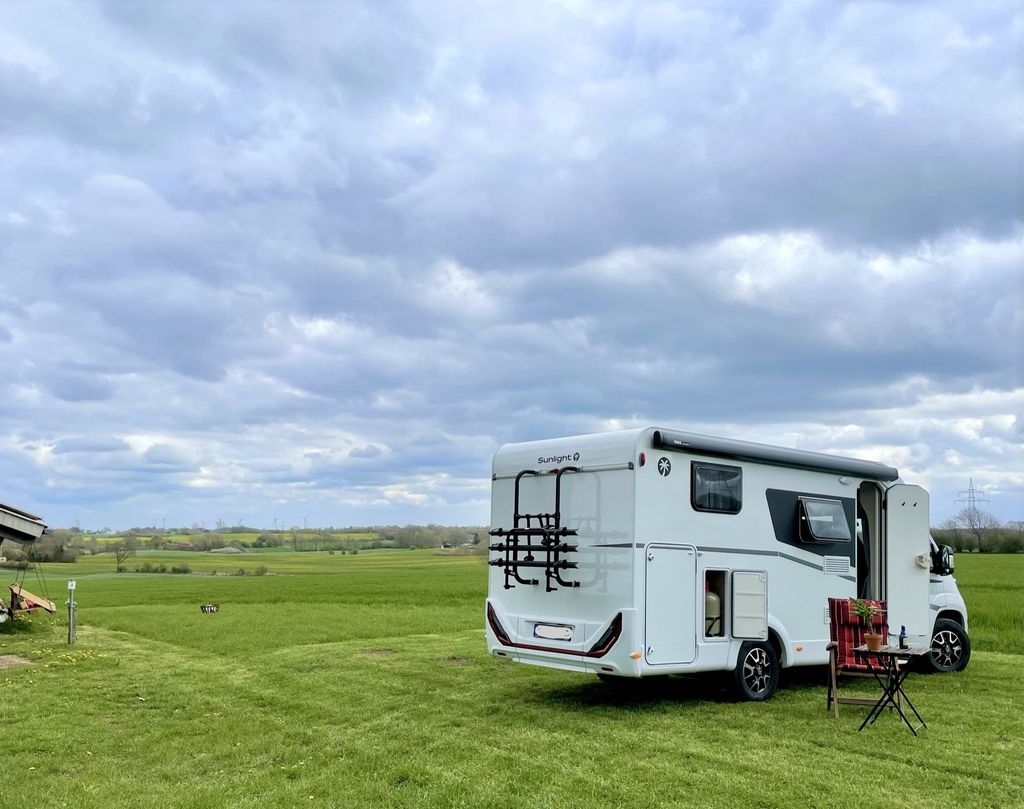 Campingwiese am Feldrand unweit der Ostsee