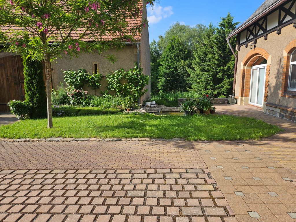 Plaza de aparcamiento junto a la casa forestal, justo al lado del bosque de Zell