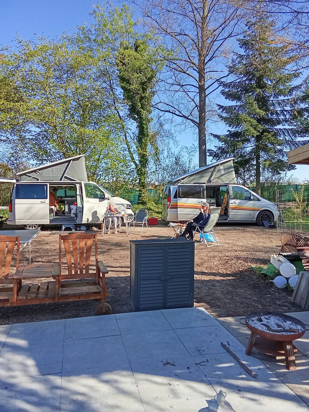 Gartenparadies inmitten von Feldern und Wiesen