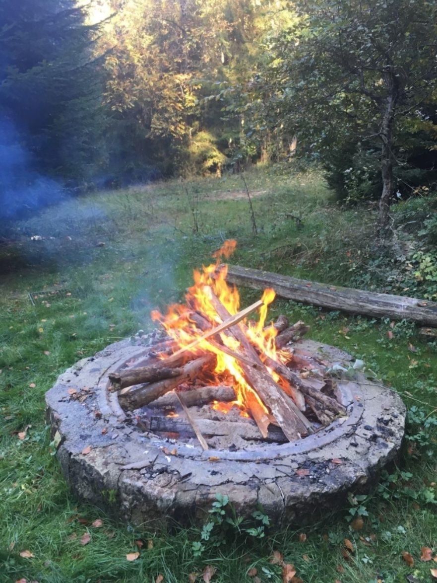 Naturismus auf Wiesengelände eines FKK Vereins