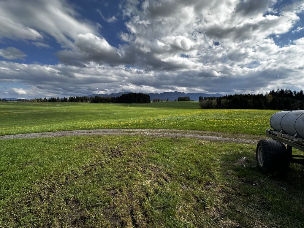 Plaza de aparcamiento cerca de nuestra granja ecológica 