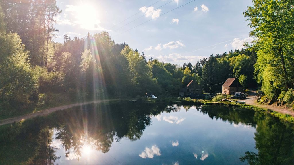 Direkt am See mit Hot Tub im Pfälzerwald