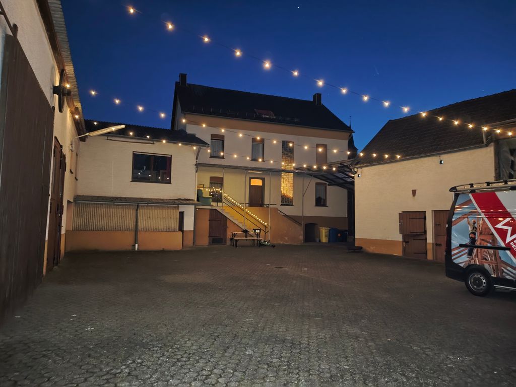 Schöner Hof mit Aussicht in der Eifel 