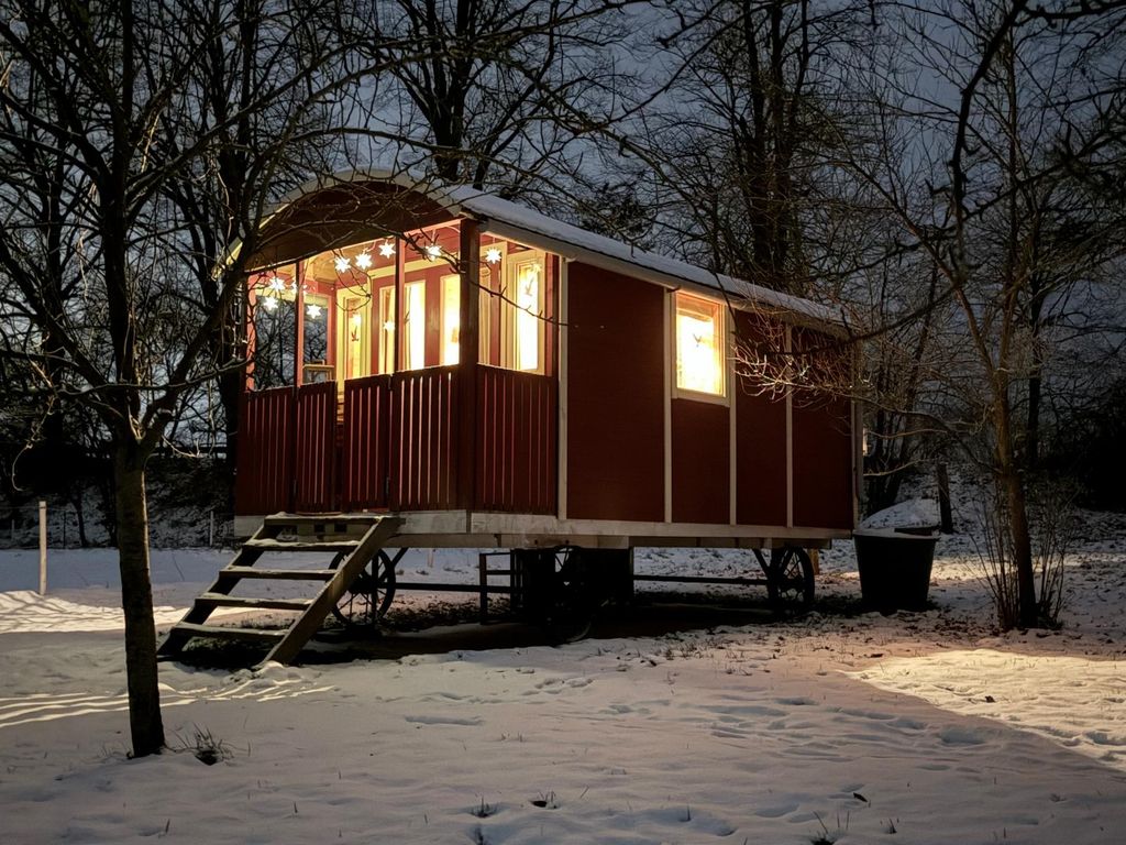 Tiempo libre en un vagón de circo por el canal de Münsterland