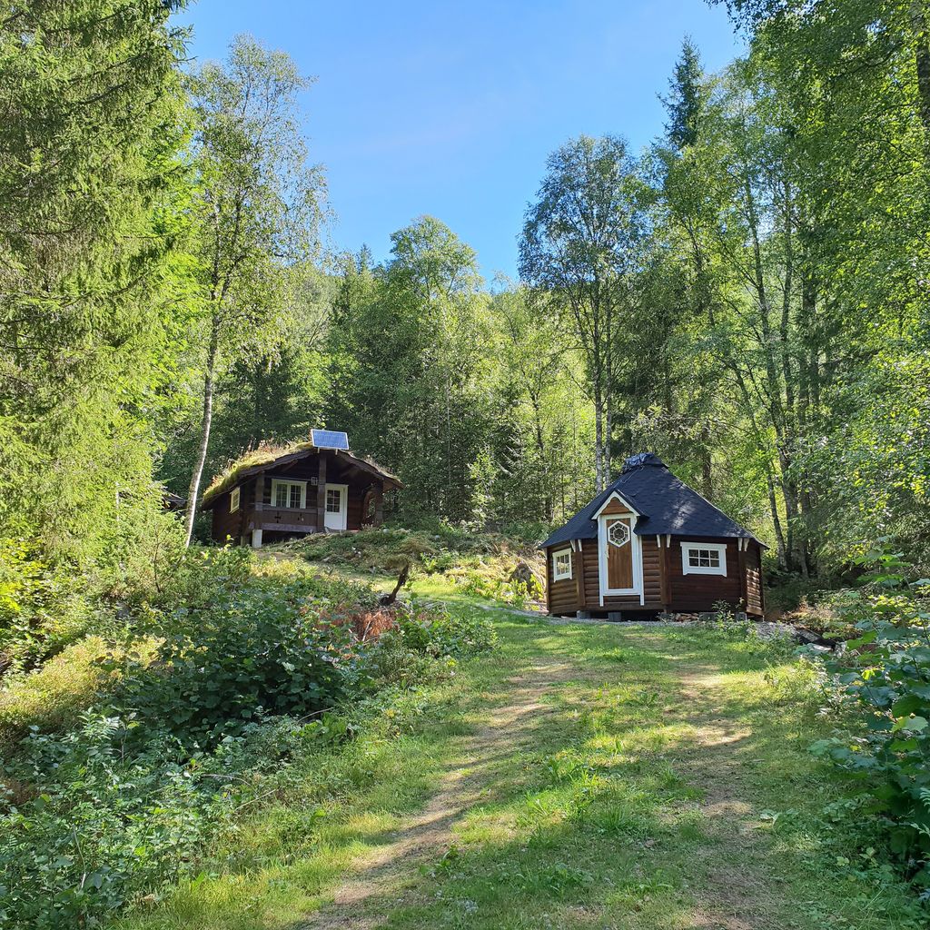 Accogliente capanna bassa, con sauna e area barbecue