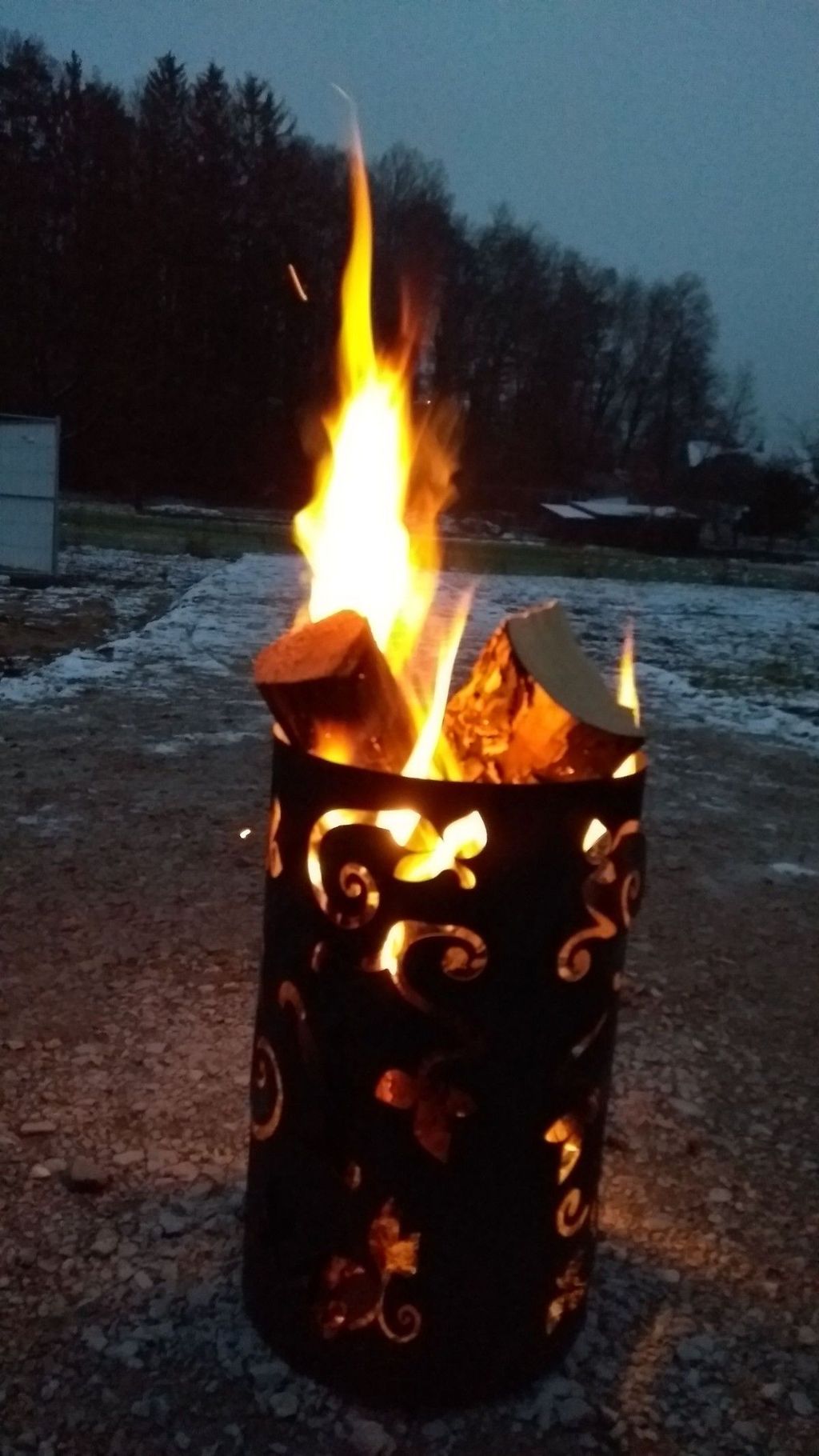 Entspanntes Platzangebot mit Lagerfeuermöglichkeit