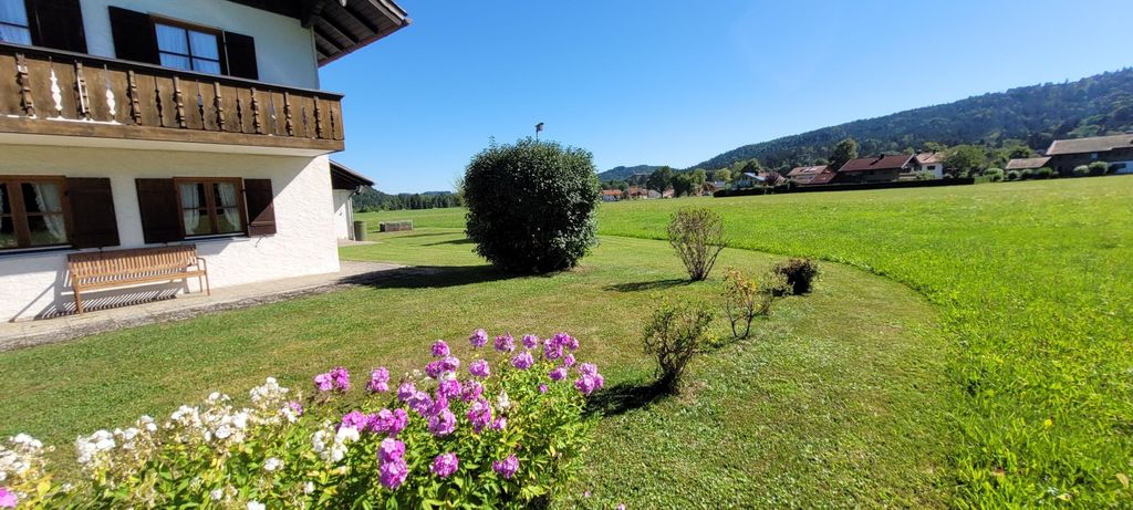 Trauntal Camping im Chiemgau mit Bergblick