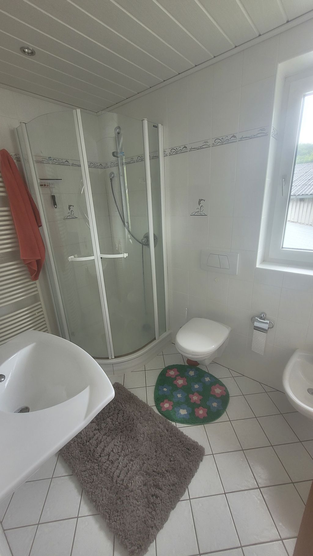 Tub + Toilet + Bidet