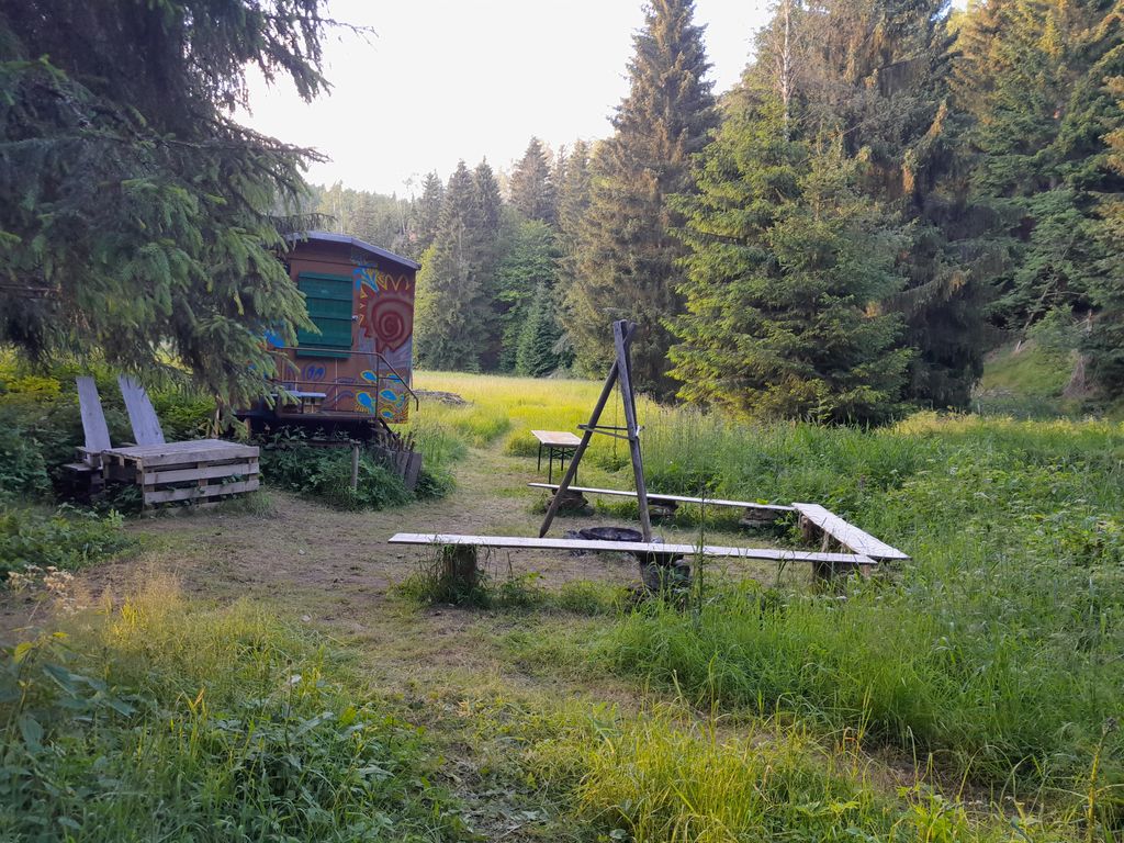 Stream and scattered settlement on the Czech border