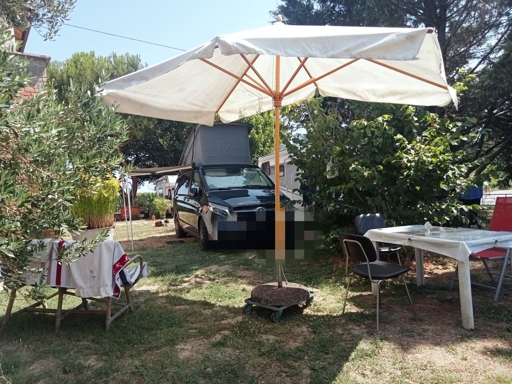 Parking sécurisé et clôturé pour camping-cars à Bologne