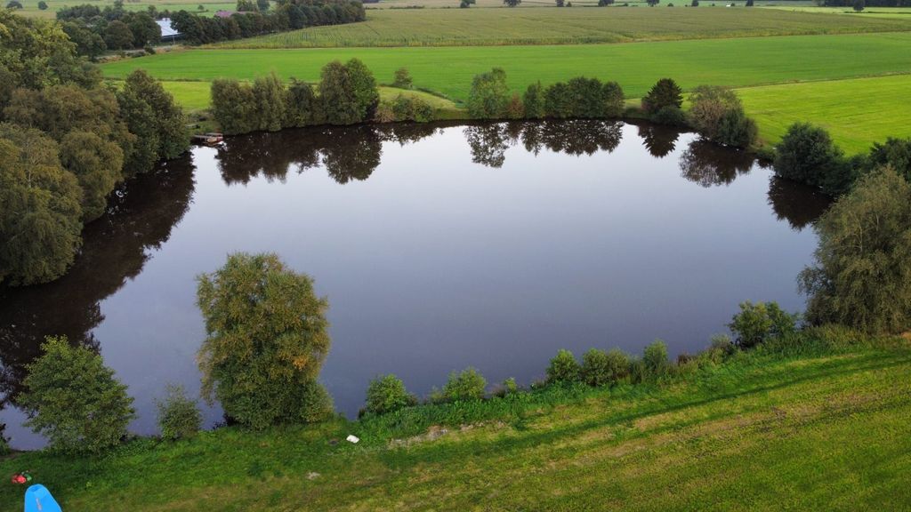 Bonita casita junto al lago en Frisia Oriental