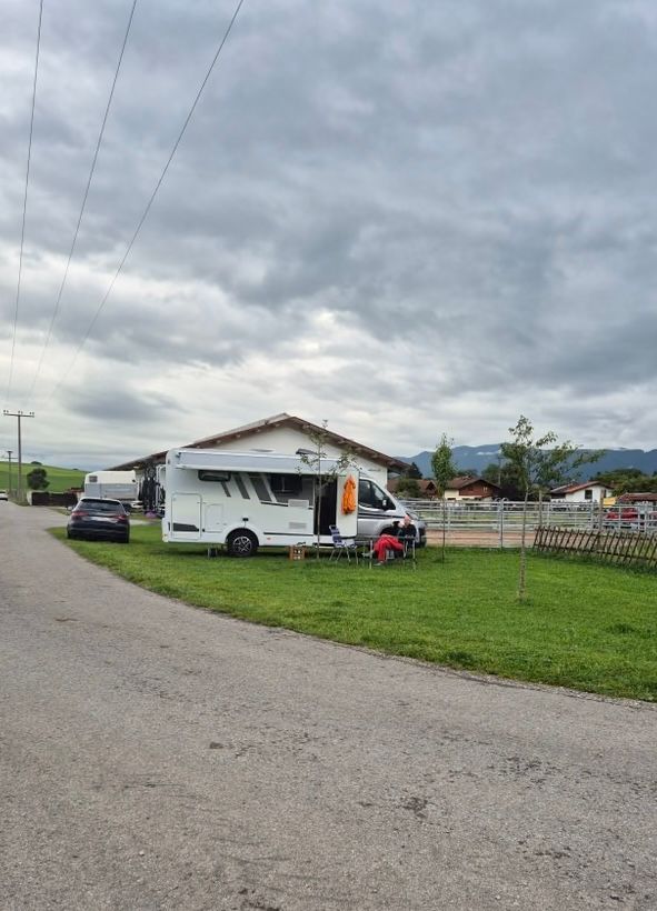 Seeblick-Camp an der Pferdeweide in Oberbayen
