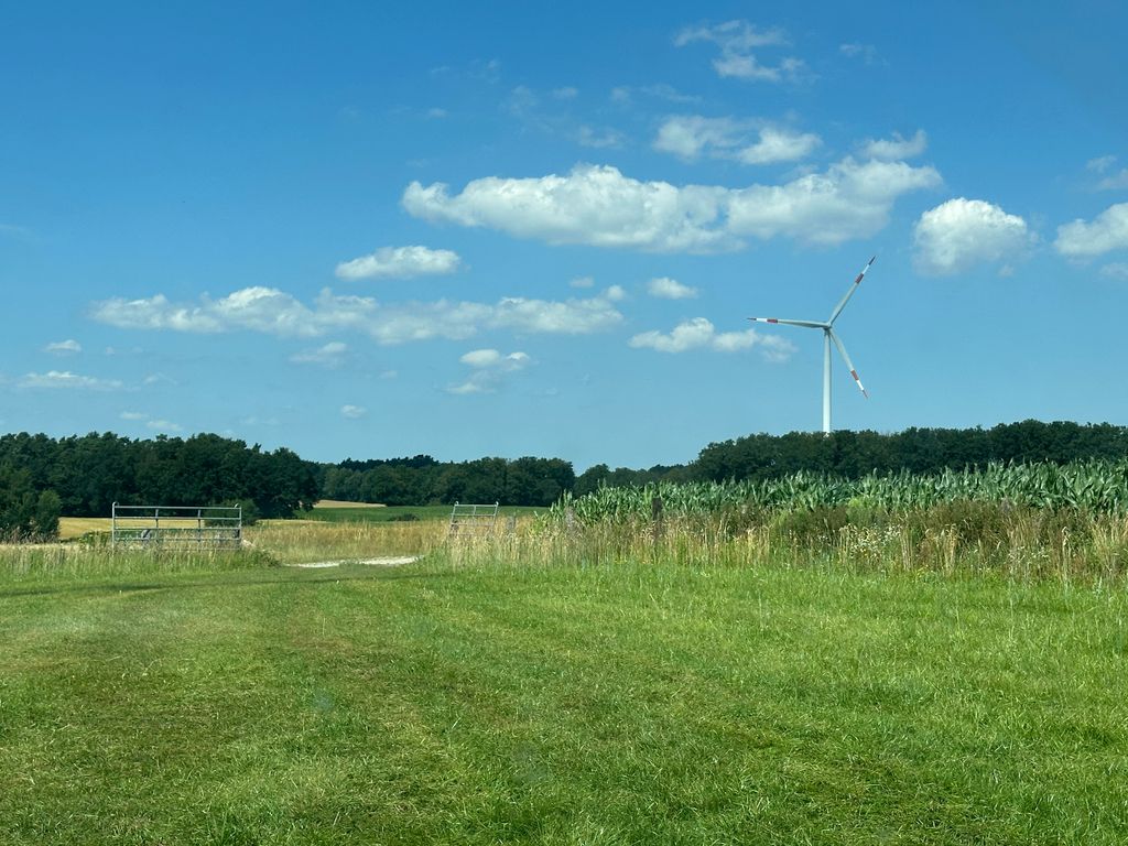 Farm directly on the A7 near Hamburg