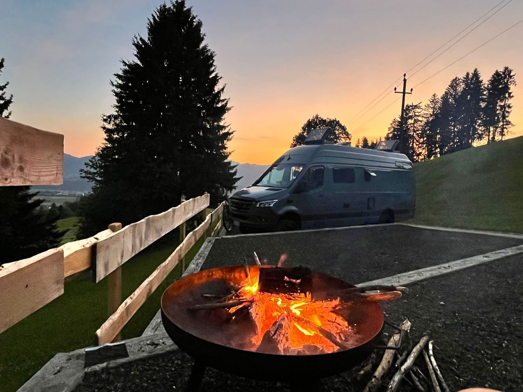 Fantastiche piazzole con vista sulle montagne a Gundlar