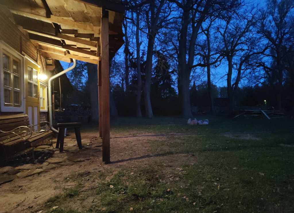Ancienne remise : belle ferme isolée avec 3 000 m² de terrain naturel