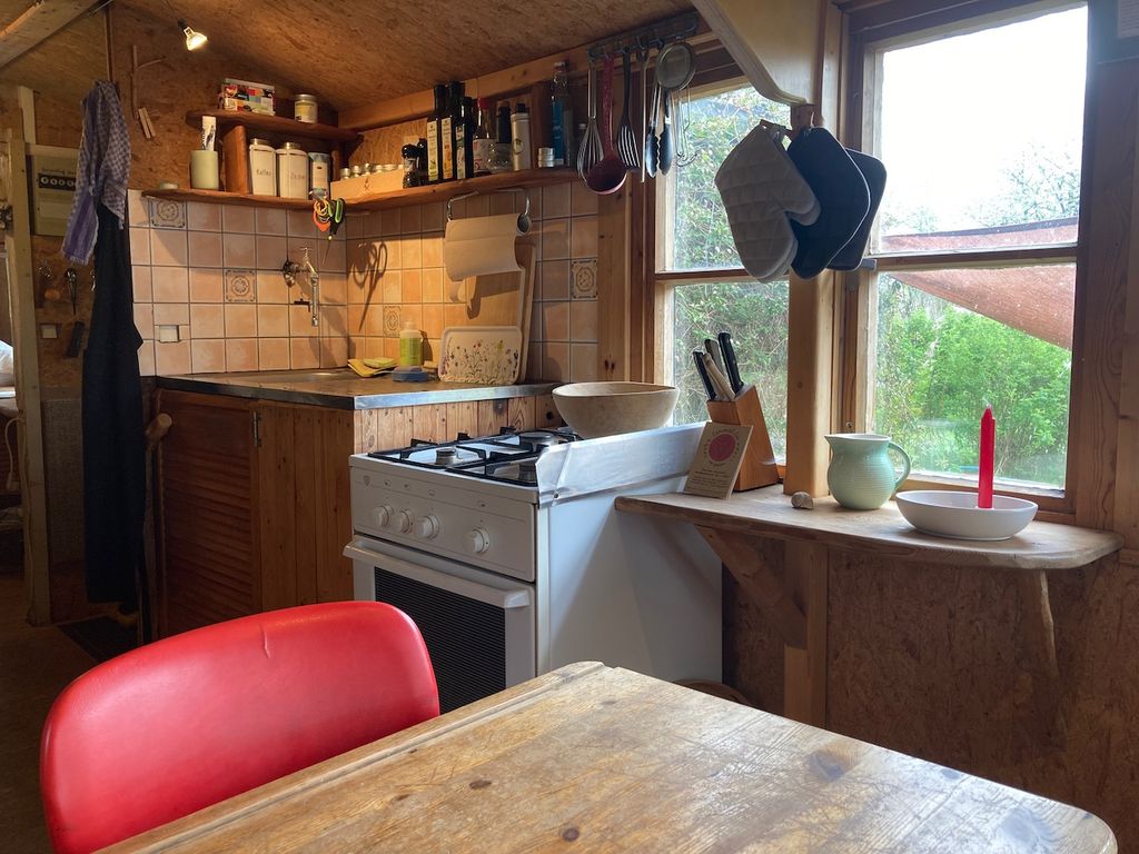 Bauwagen (Tiny House) im Naturgarten