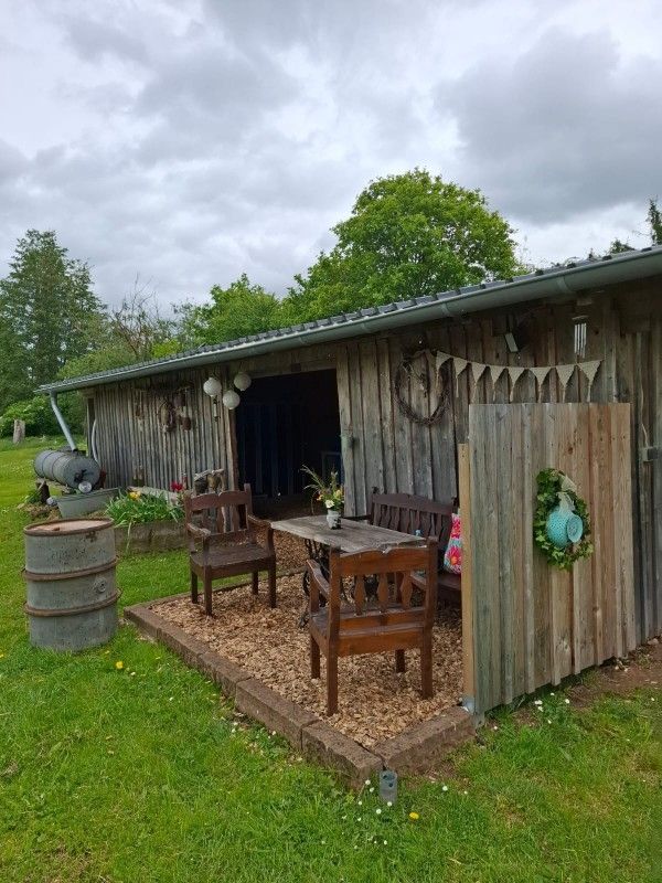 Garten-Stellplatz mit Terrasse in der Nordeifel