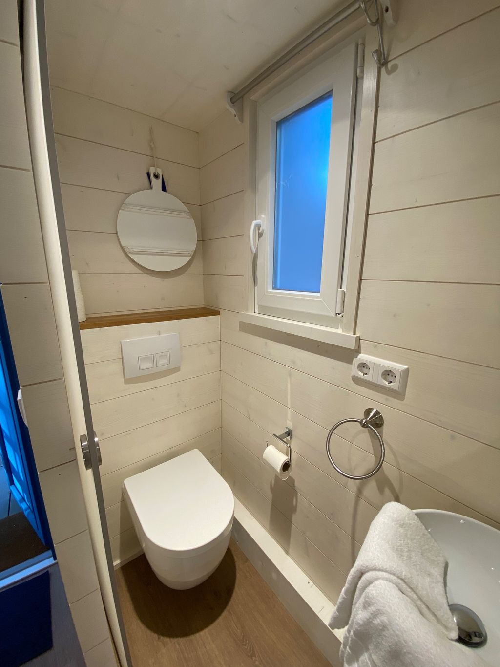 Tiny House "Ems" on the Datteln-Hamm Canal