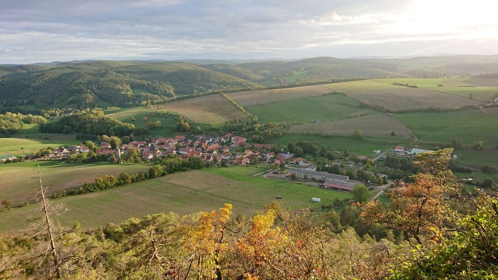 Camping de la pradera cerca de Rudolstadt en el carril bici del molino