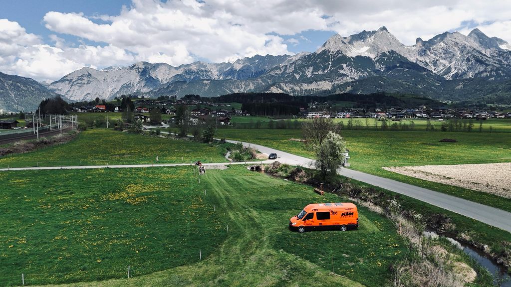 S'Biberplatzl mit Bergkulisse am Steinernen Meer