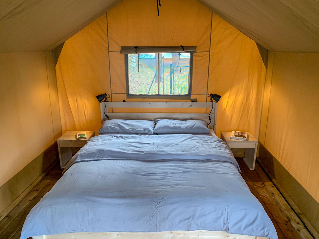 Zelt-Lodge auf einem naturnahen Campingplatz
