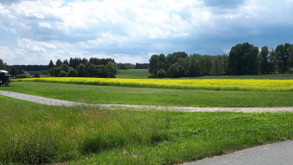 Autark Stellplatz mit Blick ins umliegende Gebirge