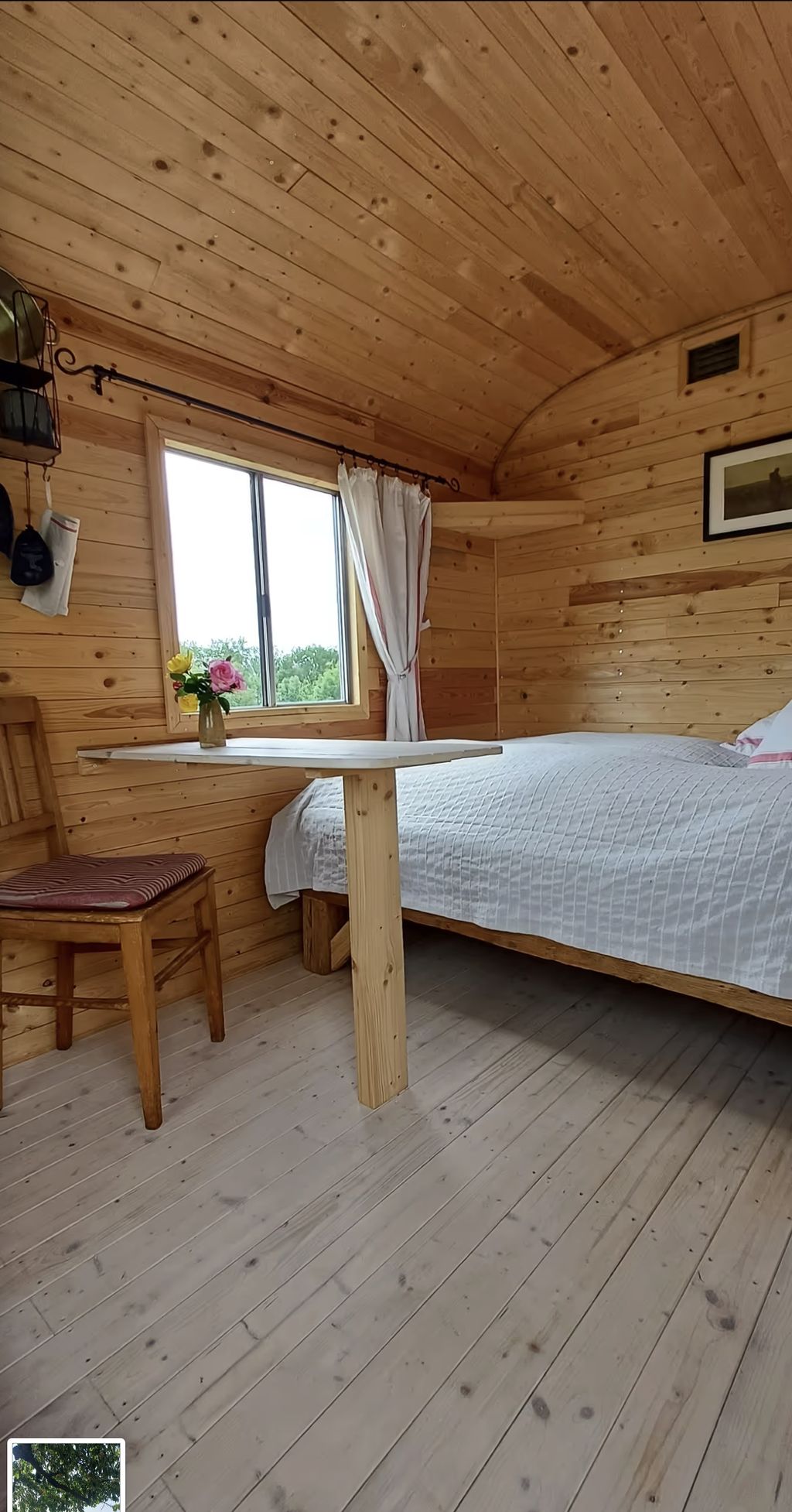 Voiture de berger à la chèvrerie avec vue sur la vallée de l'Elbe