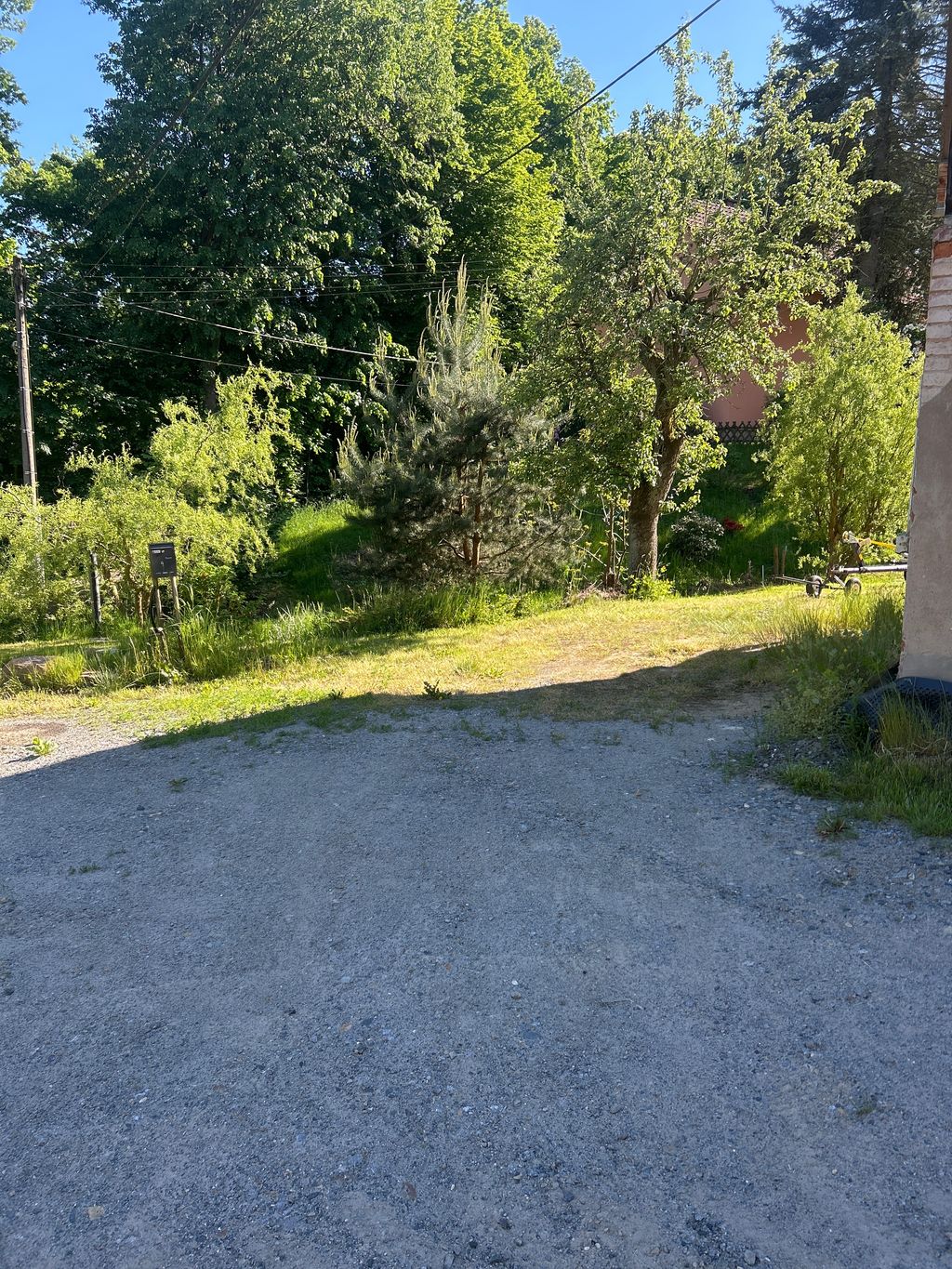 Near Wesenitztal: Self-Sufficiency Stop at Breiten Stein