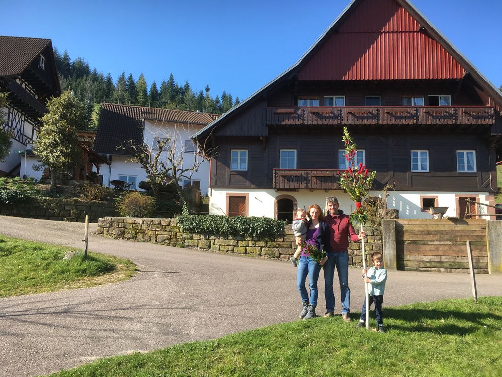 Bauernhoferlebnis, do sage Fuxs und Has gudnochd