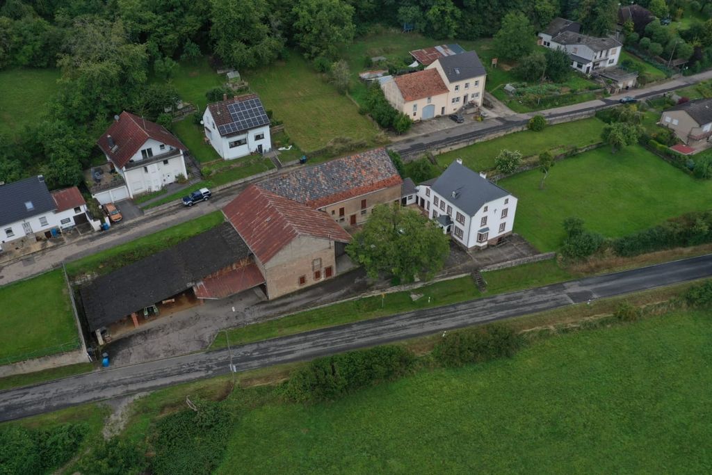 Idyllischer Stellplatz mit Blick über das Kylltal 