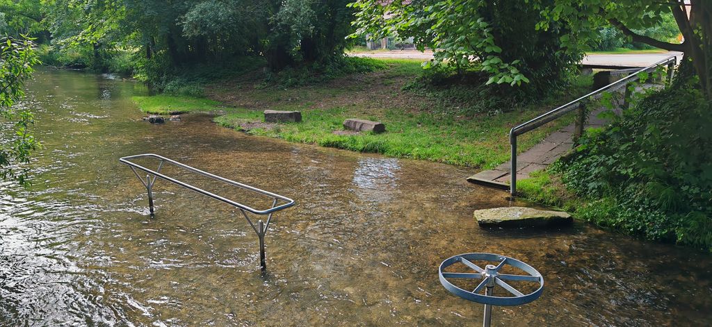 Campeggio in fattoria con animali e fiume