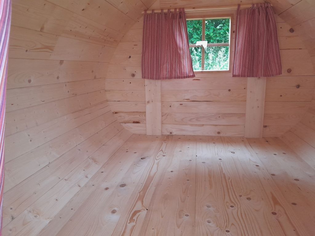 Barril para dormir con vistas al Elba - refugio en el Elba