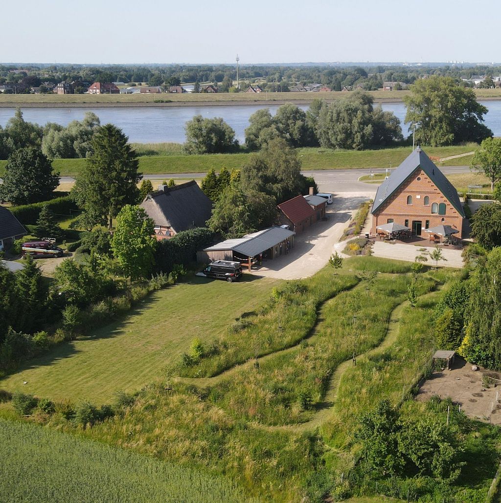 Camping am Elbdeich - vor den Toren Hamburgs