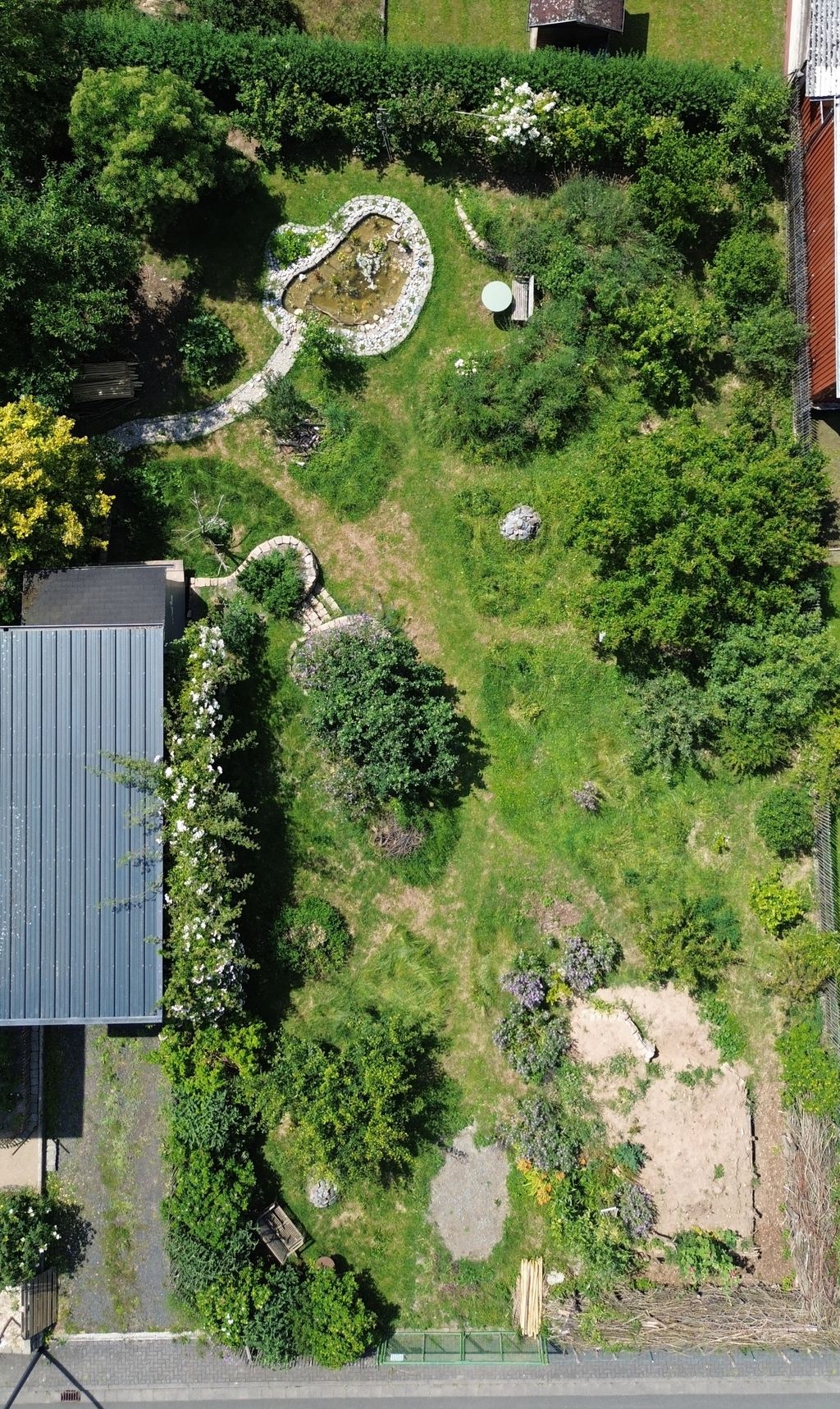 Alone in nature garden - Westerwald