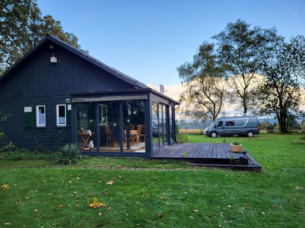 Ruhiger, schöner Platz in Waldnähe