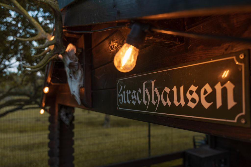 Hirschhausen direkt am Rotwildgehege