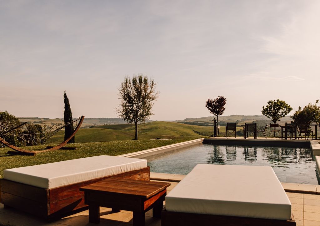 Parcela con vistas abiertas cerca del arroyo