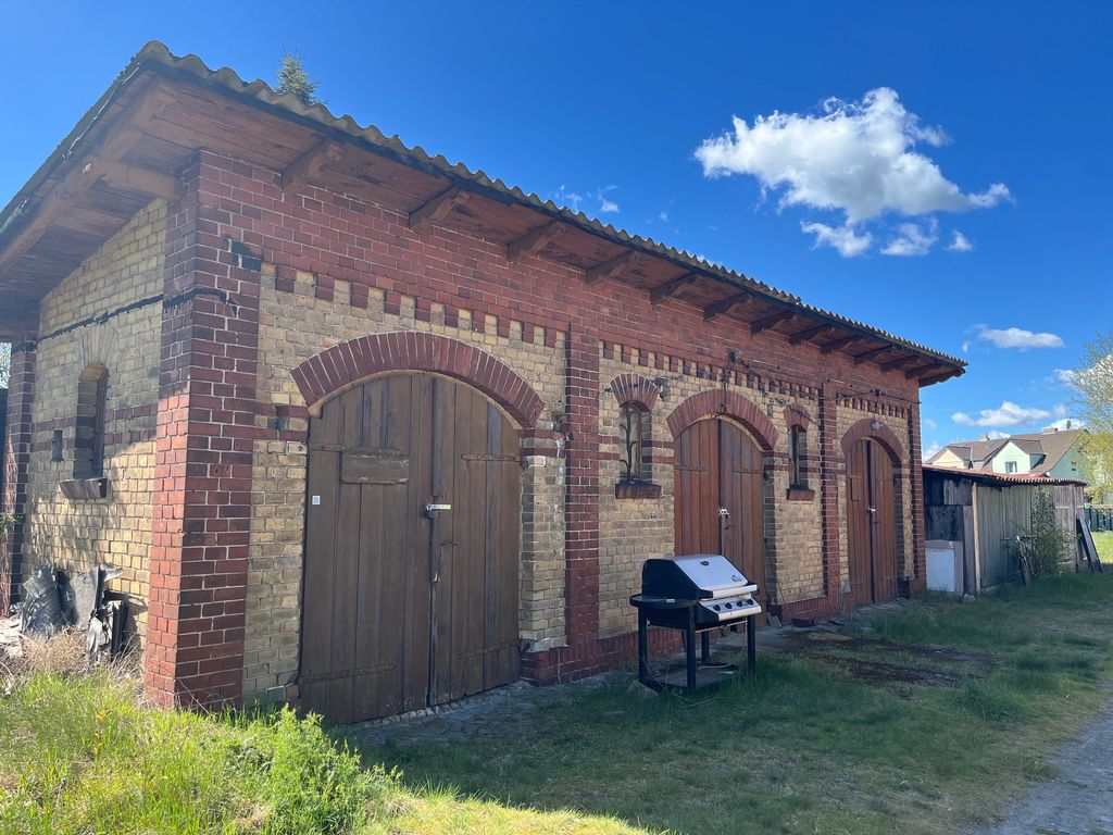 Hier könnt Ihr eure Fahrräder enschließen (vorausgesetzt, wir sind da...)