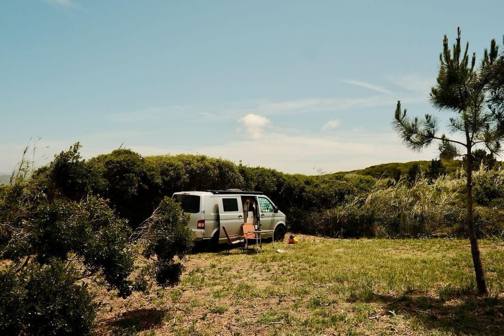 Nazaré-Nähe: Natur-Stellplatz mit Ozeanblick