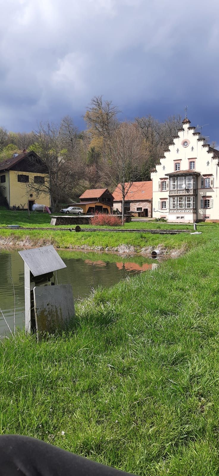 Neben dem Bach im idyllisches Marienthal