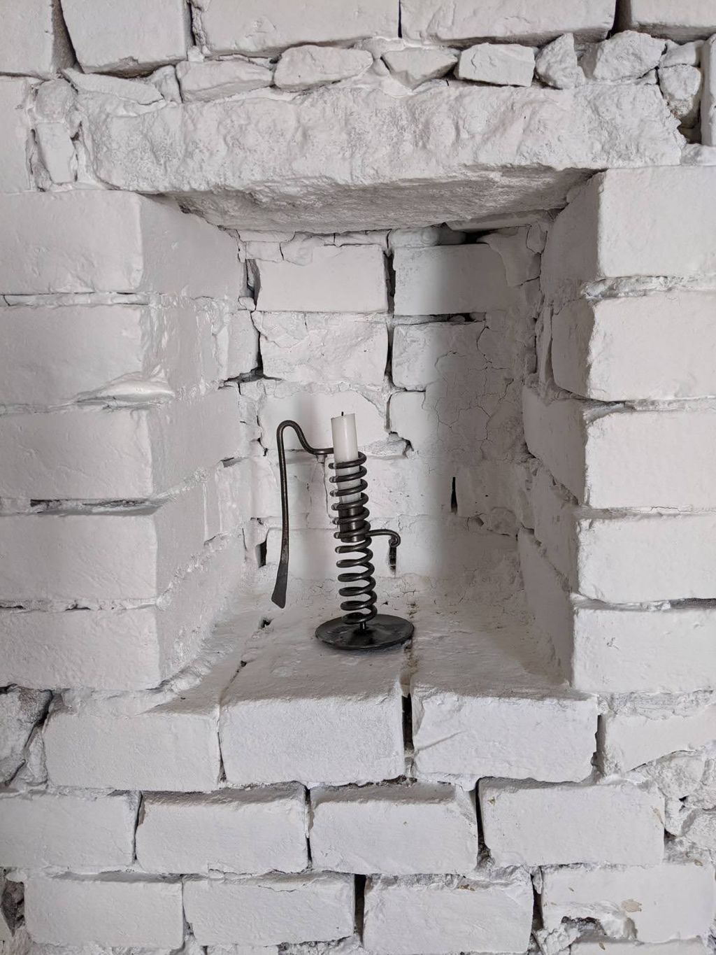 Unique - camping in the press house with cellar tube