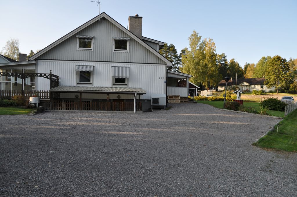 Pitch & Food Forest in einem bezaubernden schwedischen Dorf