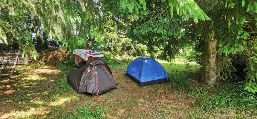Camping auf der Alm und am Bach auf 800 Höhenmeter