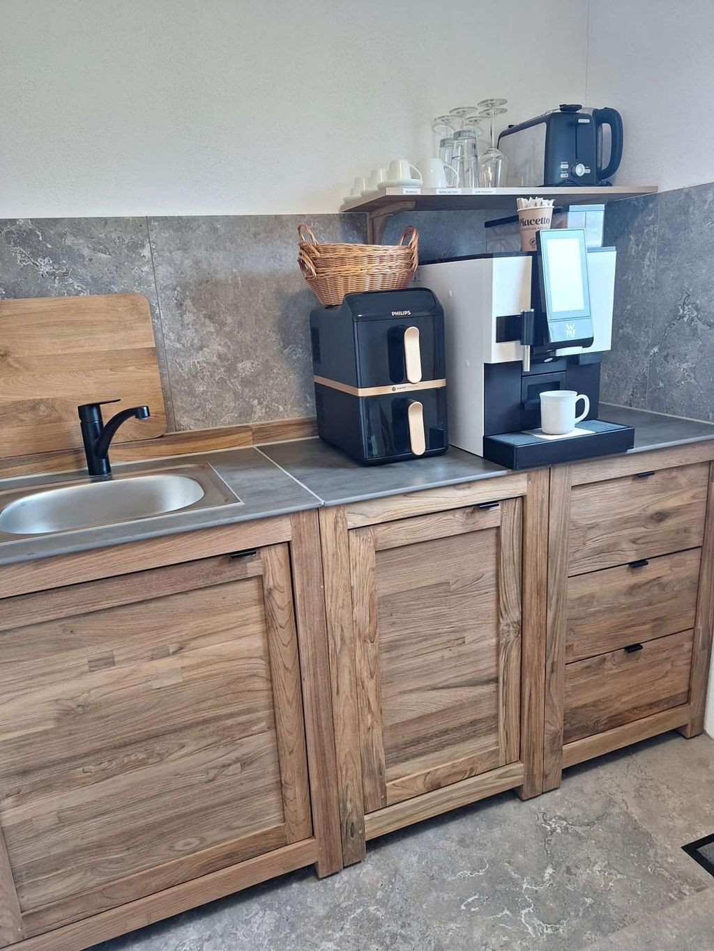 Tonneau en bois Détente pure avec une vue magnifique sur les montagnes2 