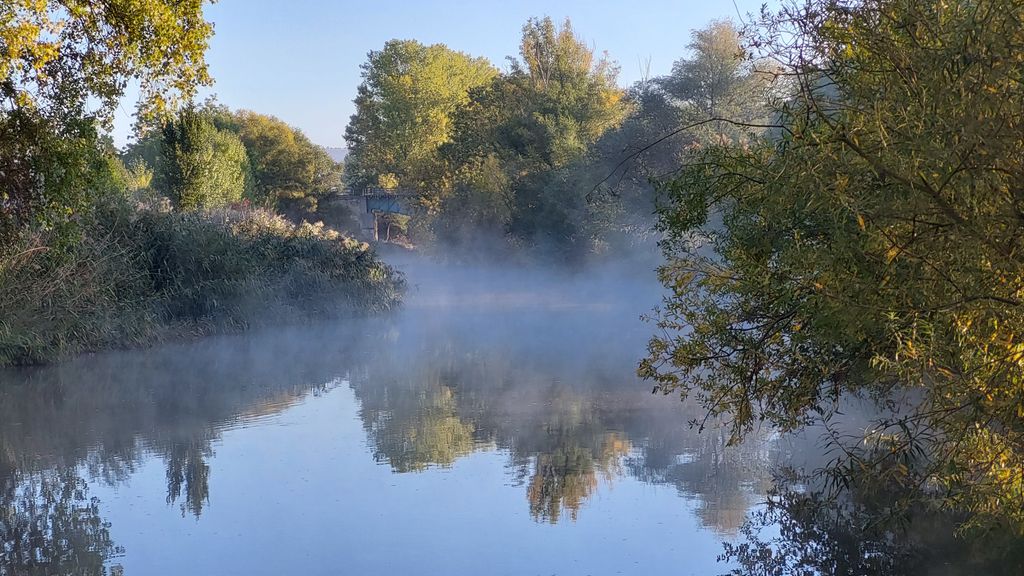 Camping y piragüismo entre castillos y viñedos