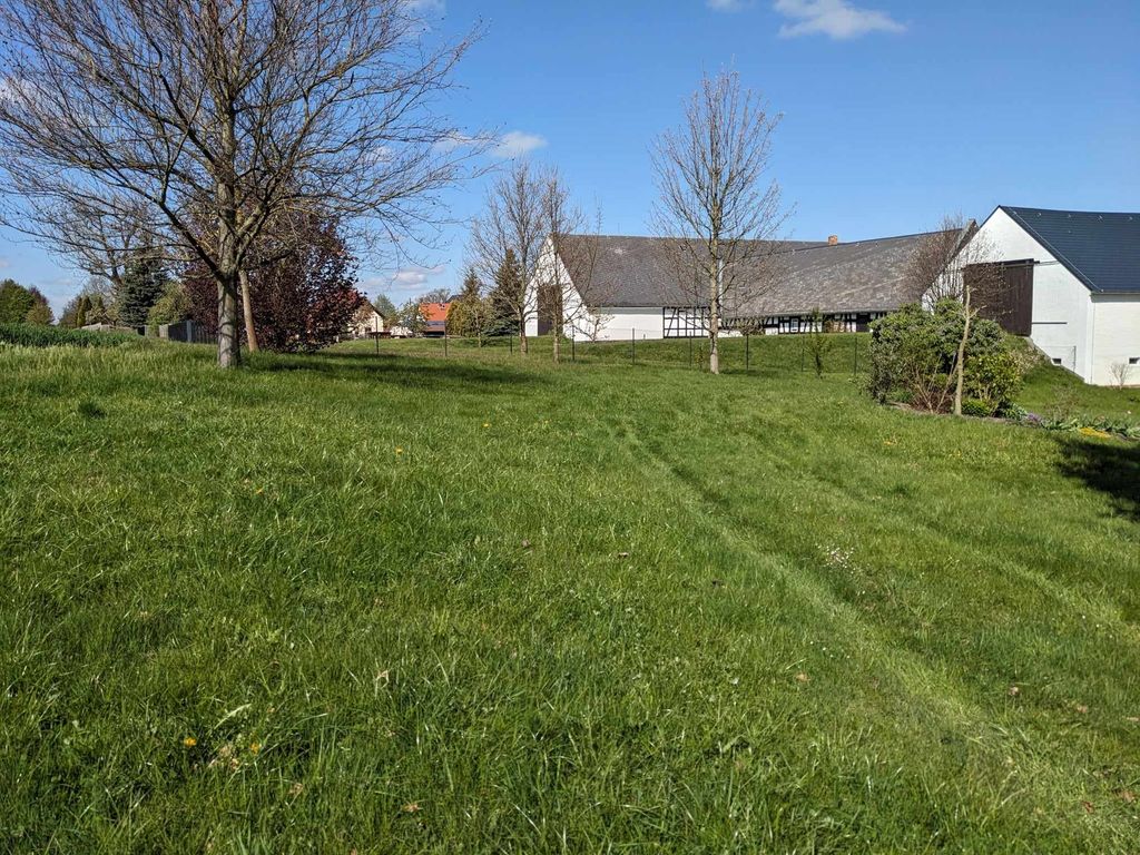 Ruhige Fernblick - Wiese am Feldrand für Zelte