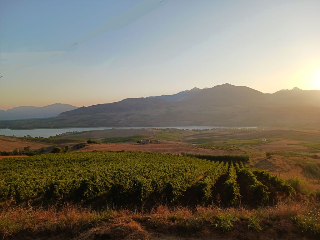 Mariscò Hills, Lake & Sea – Sicily