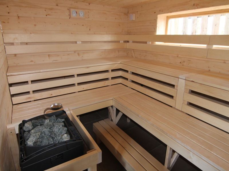 "Seeblick 1" directly at the in-house swimming pond