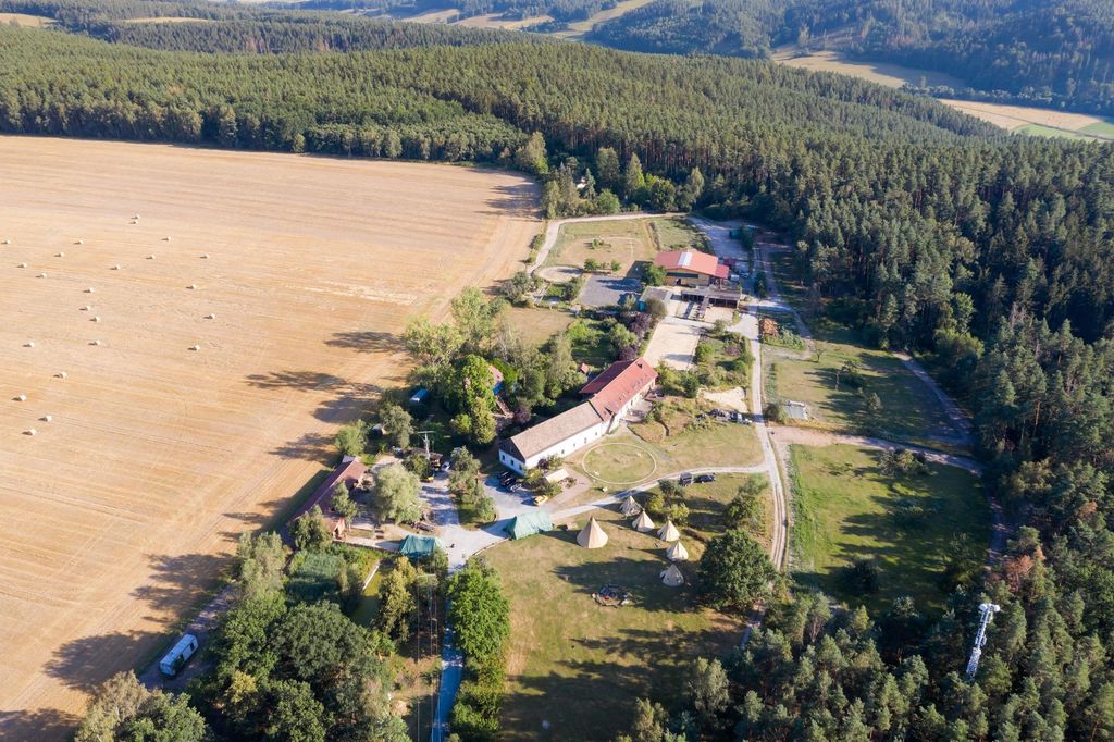 Farbenkinderhof für Wohnmobile 