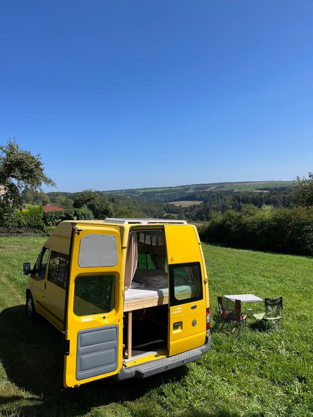 Idyllischer Stellplatz mit Blick über das Kylltal 